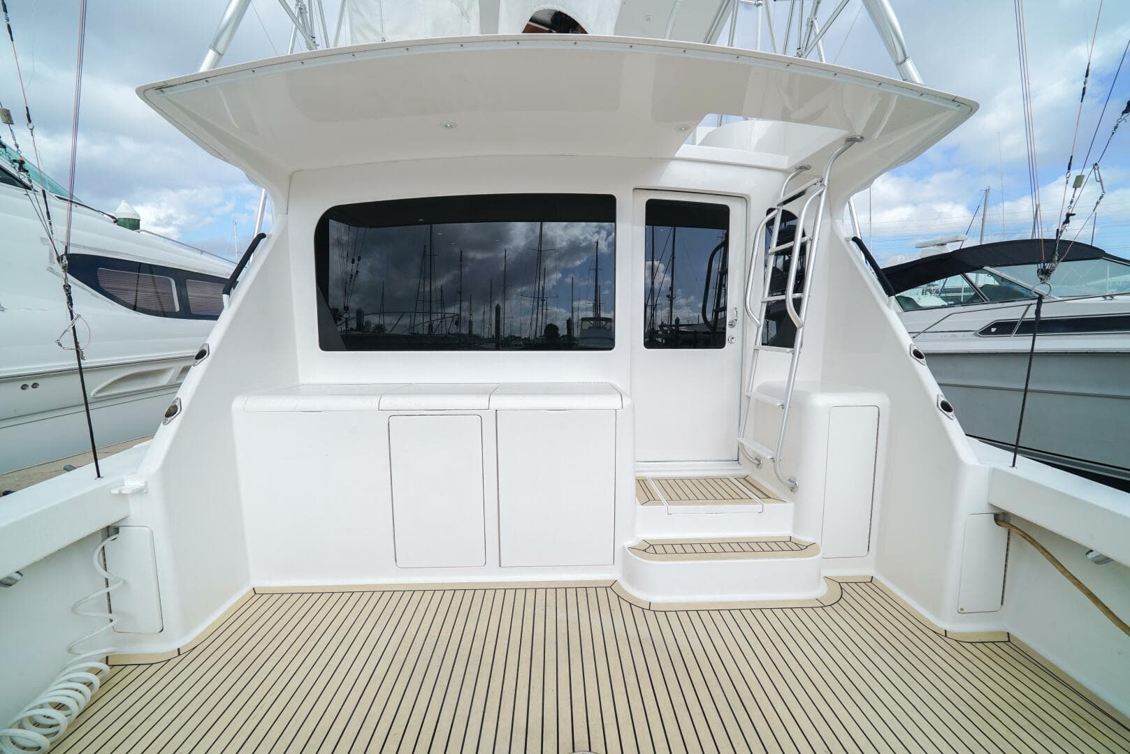 2007 Viking 45 Convertible — photo 24