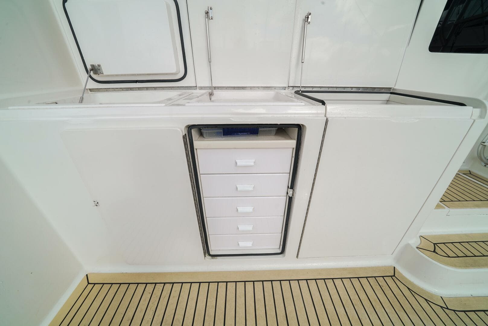 2007 Viking 45 Convertible — photo 31