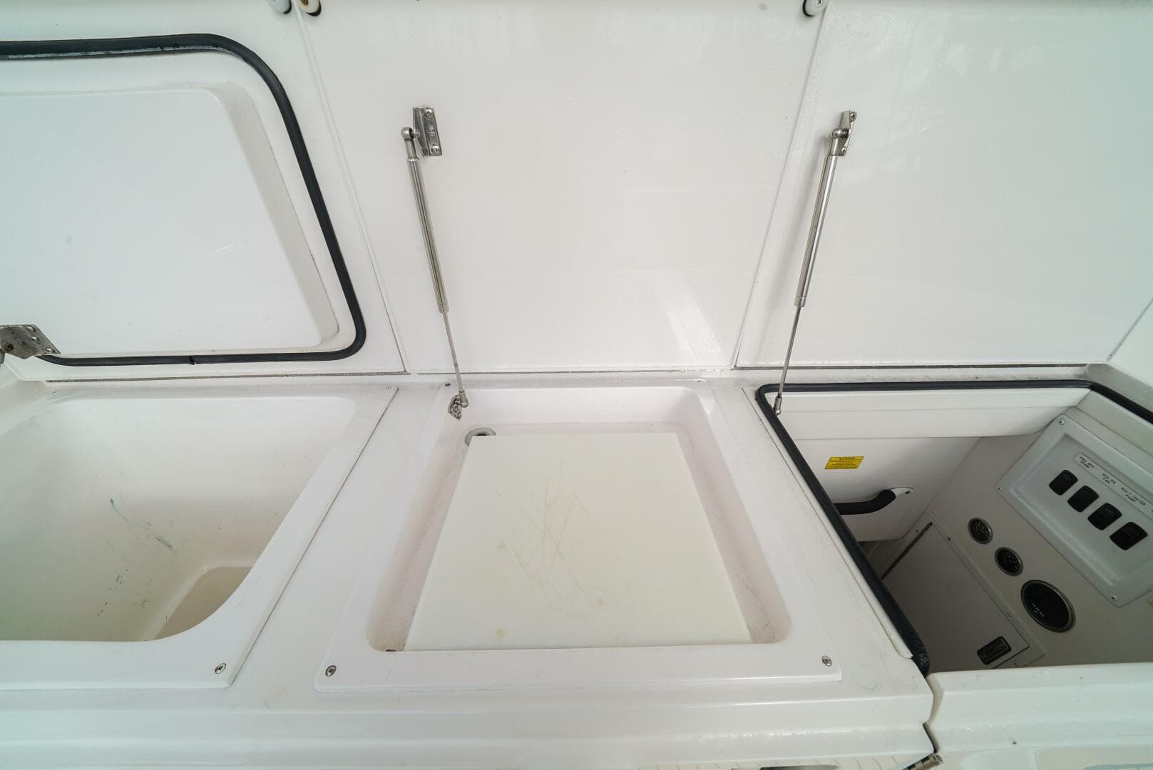 2007 Viking 45 Convertible — photo 30