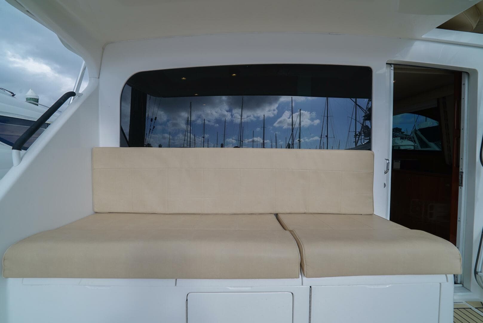 2007 Viking 45 Convertible — photo 37