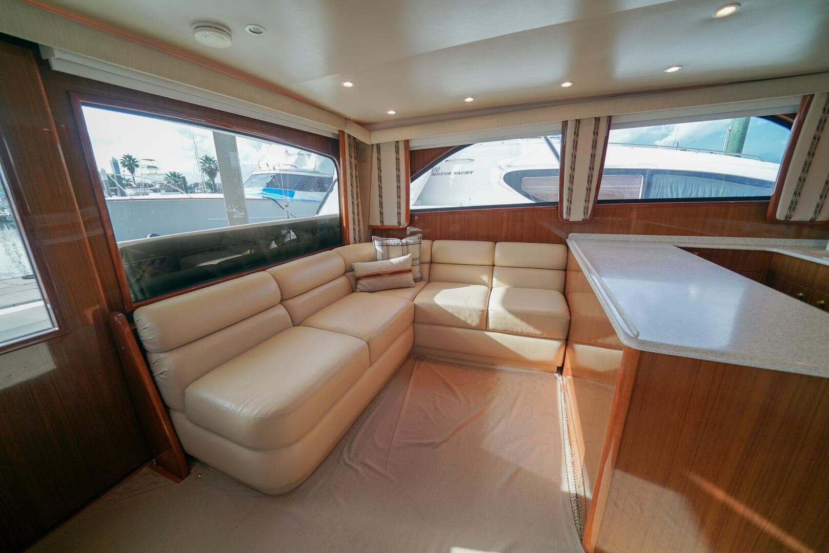 2007 Viking 45 Convertible — photo 3