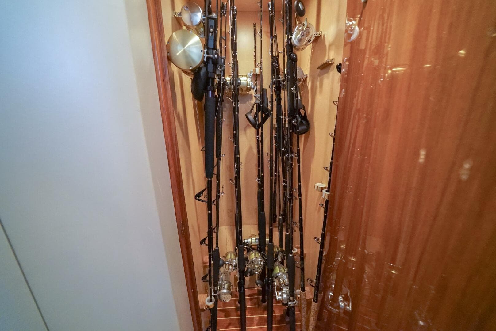 2007 Viking 45 Convertible — photo 10