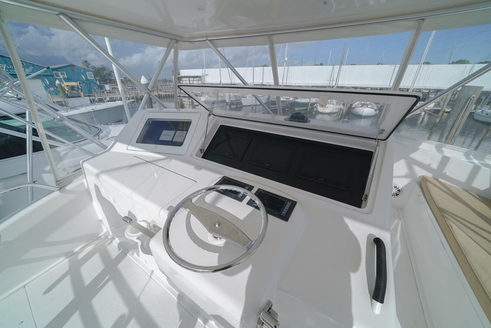 2007 Viking 45 Convertible — photo 38
