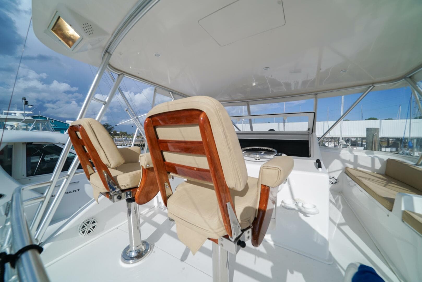 2007 Viking 45 Convertible — photo 43