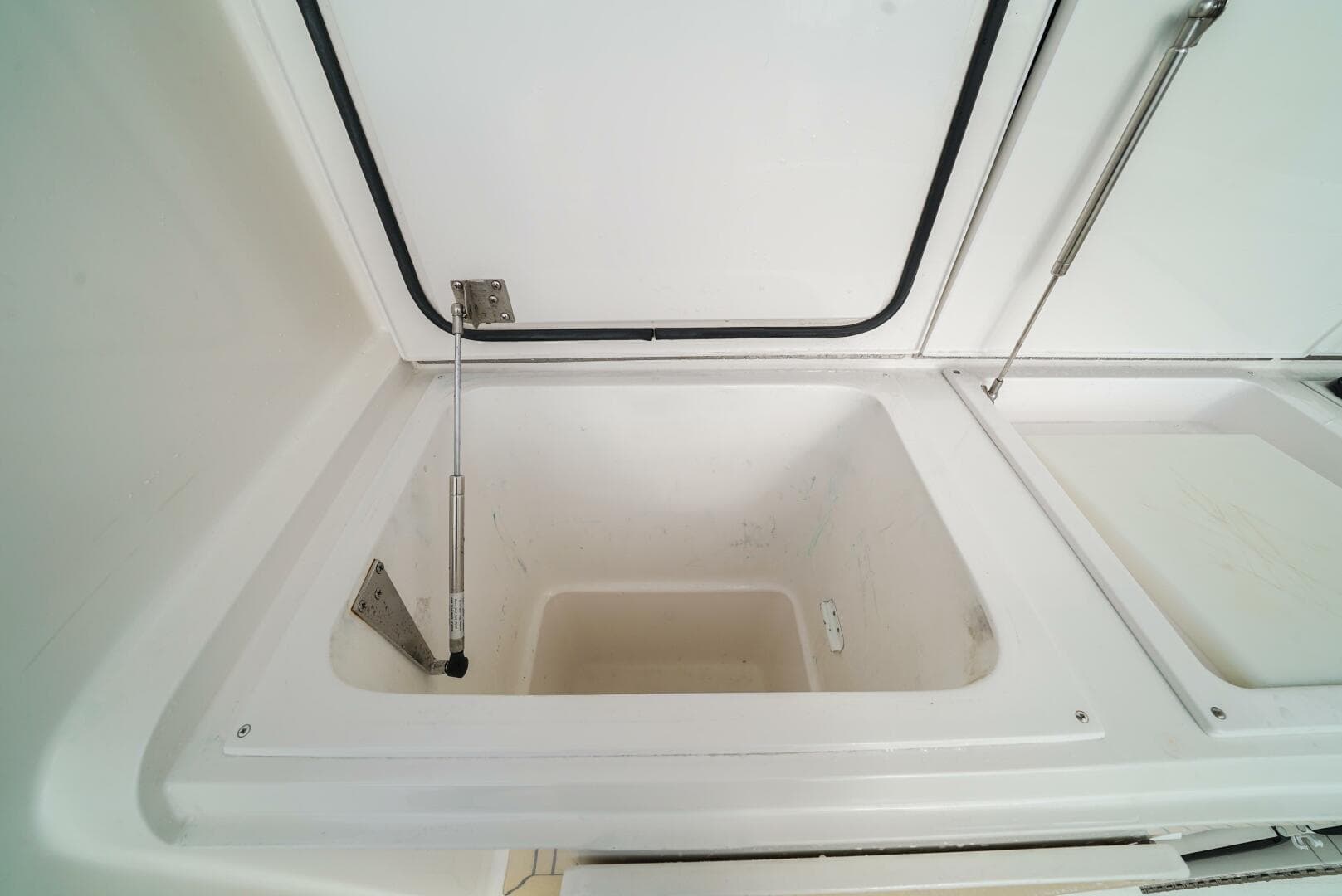 2007 Viking 45 Convertible — photo 29