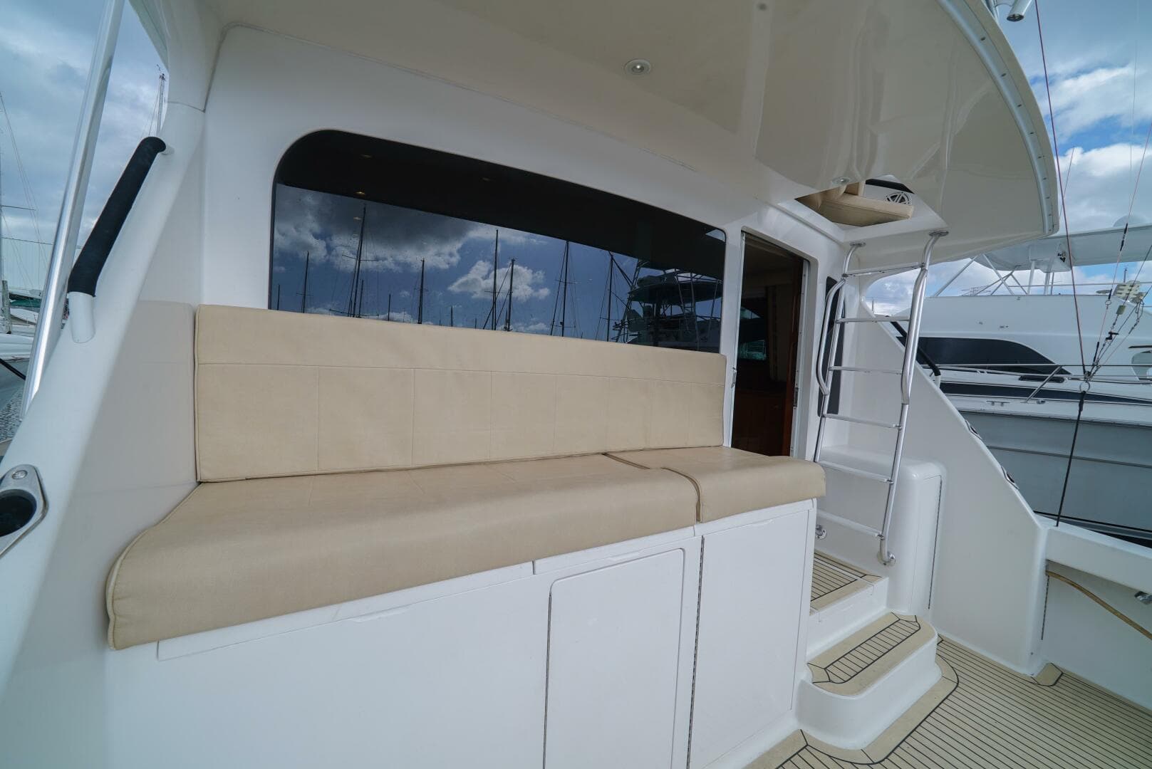 2007 Viking 45 Convertible — photo 36