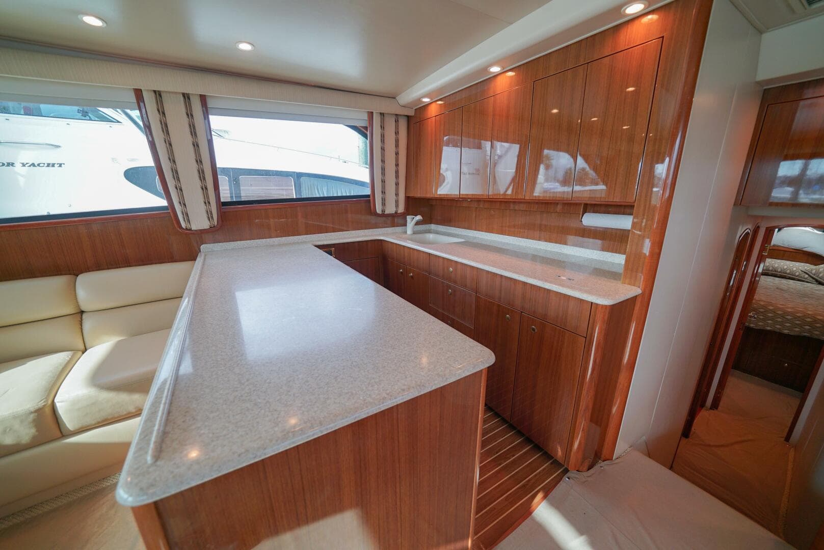 2007 Viking 45 Convertible — photo 6