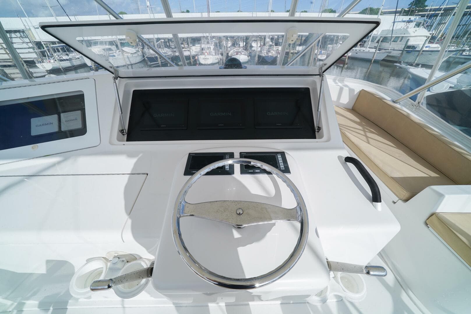 2007 Viking 45 Convertible — photo 40