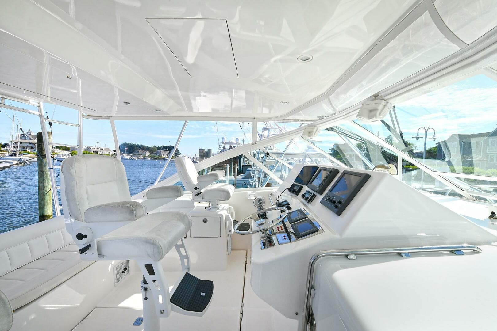 2007 Cabo Express With Tower — photo 13