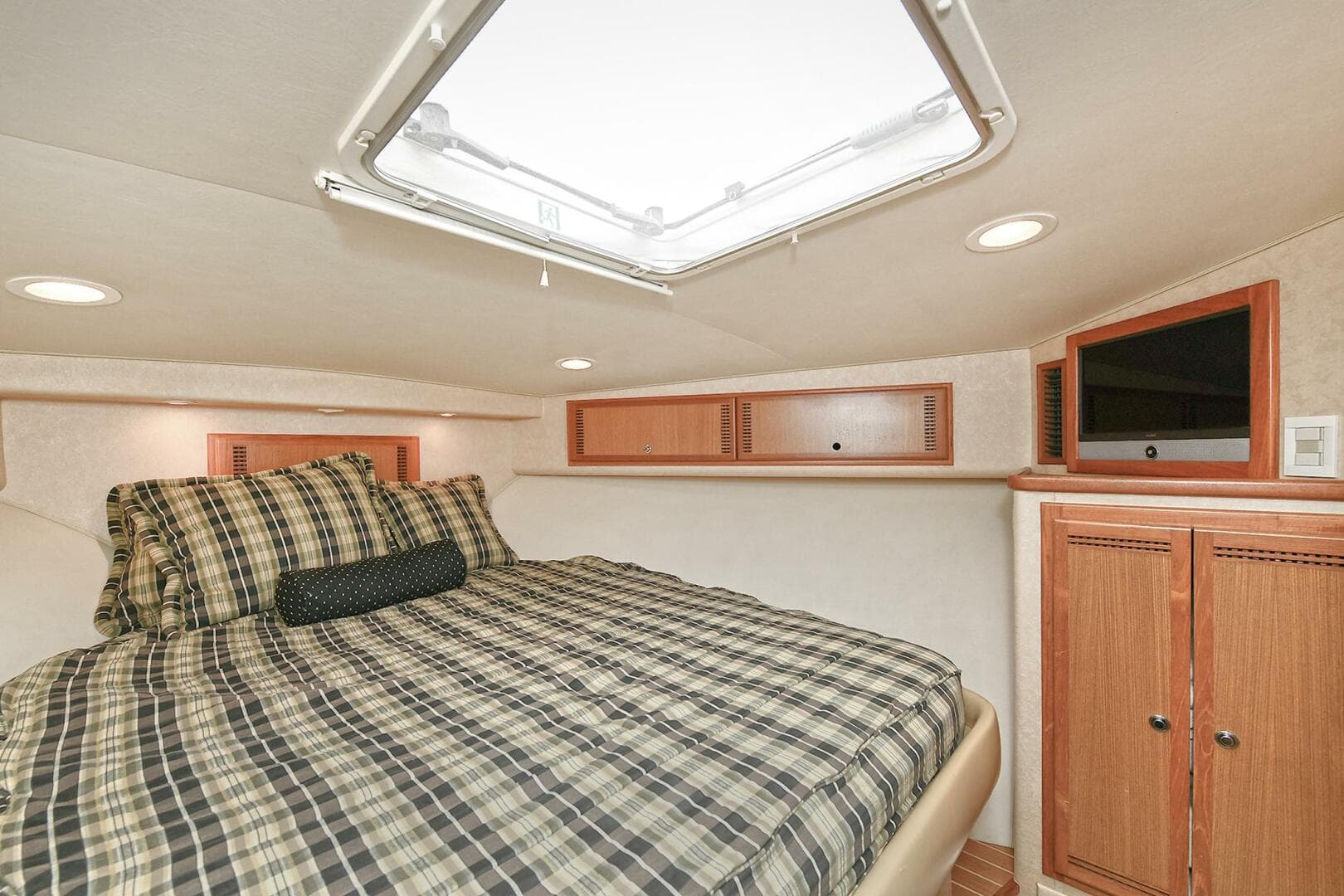 2007 Cabo Express With Tower — photo 19