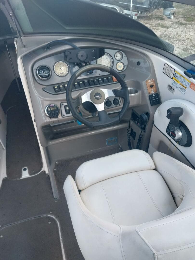 2009 Rinker 296 — photo 4