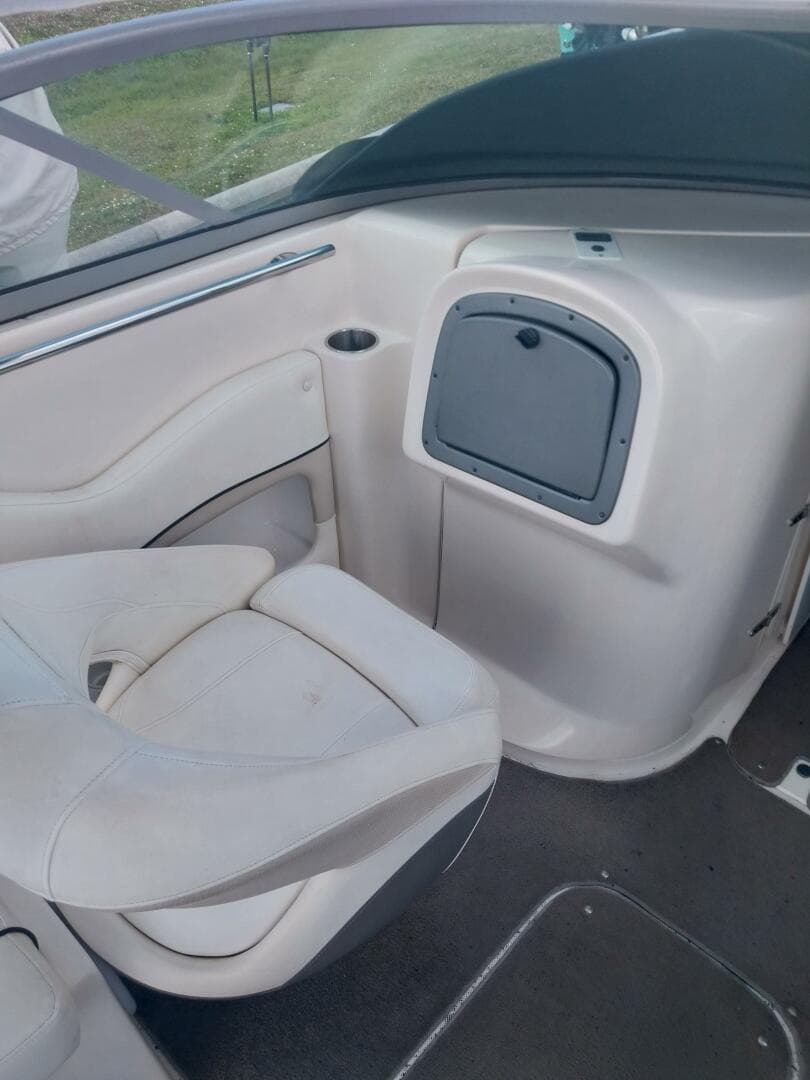 2009 Rinker 296 — photo 5