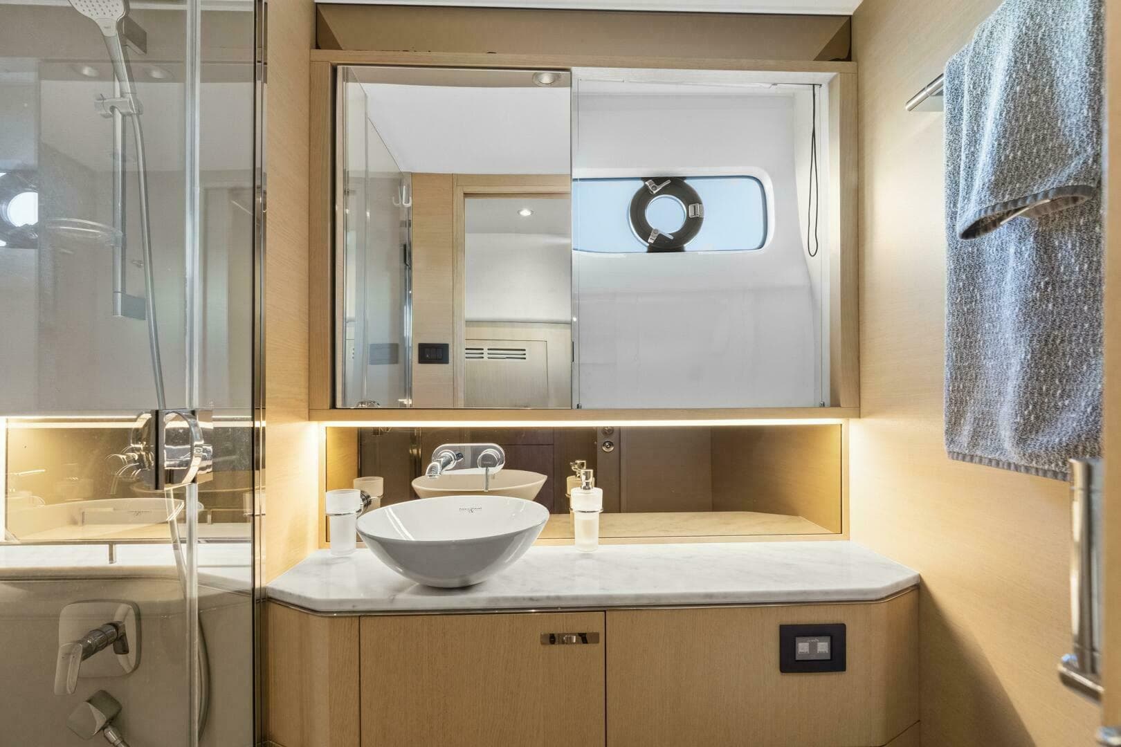 2018 Princess S60 — photo 20