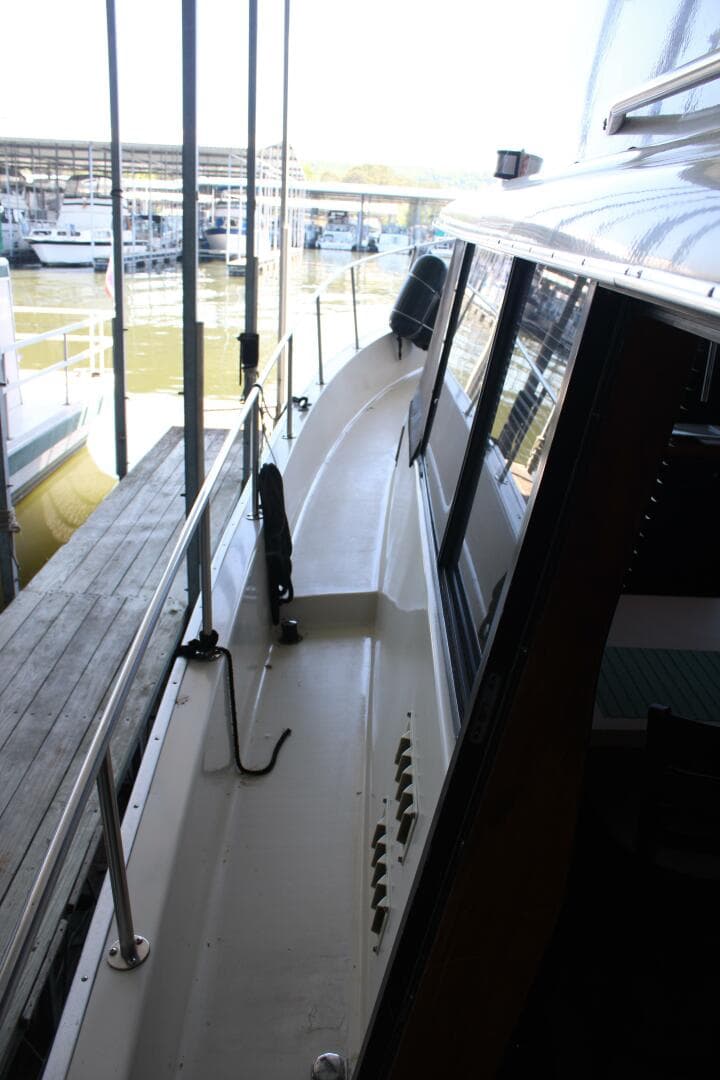 1986 Mainship 40 Double Cabin — photo 3