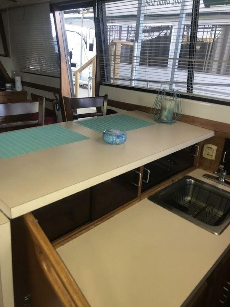 1986 Mainship 40 Double Cabin — photo 12