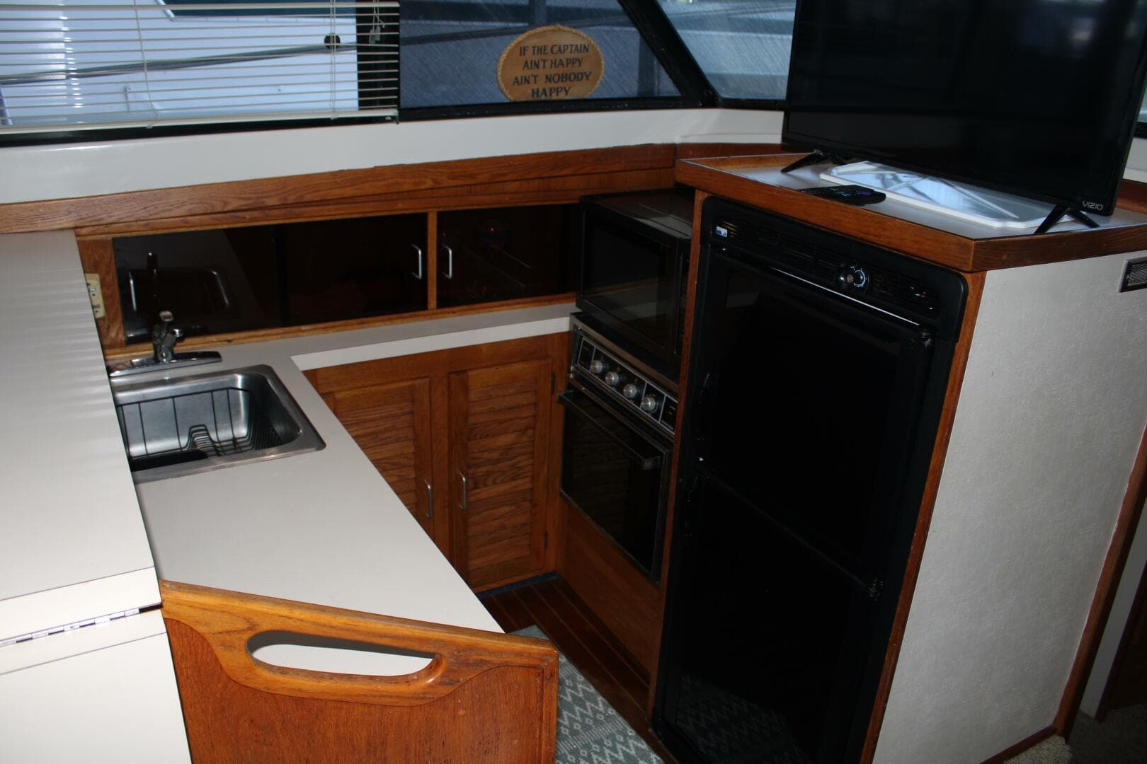 1986 Mainship 40 Double Cabin — photo 11