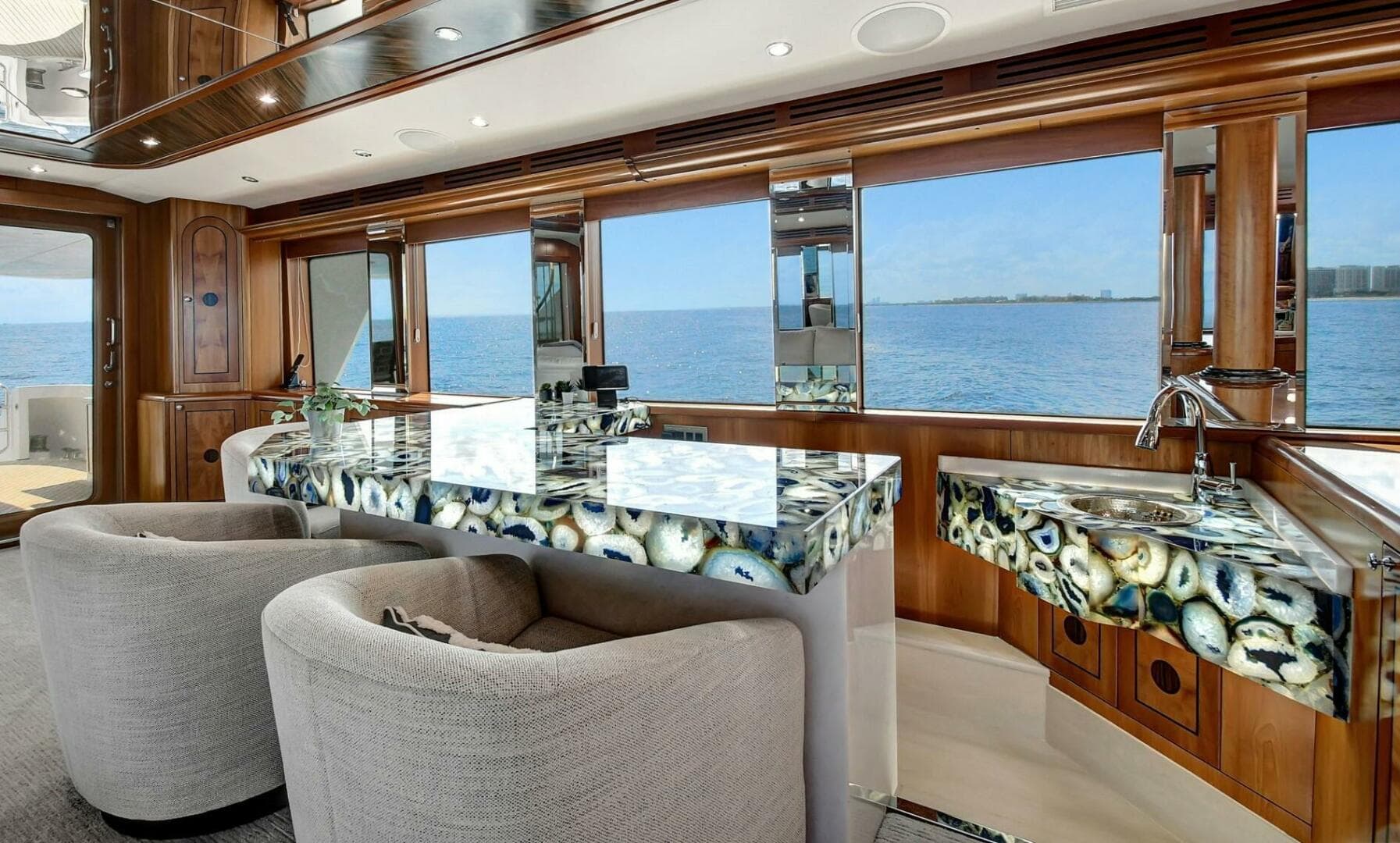 2005 Hatteras — photo 10