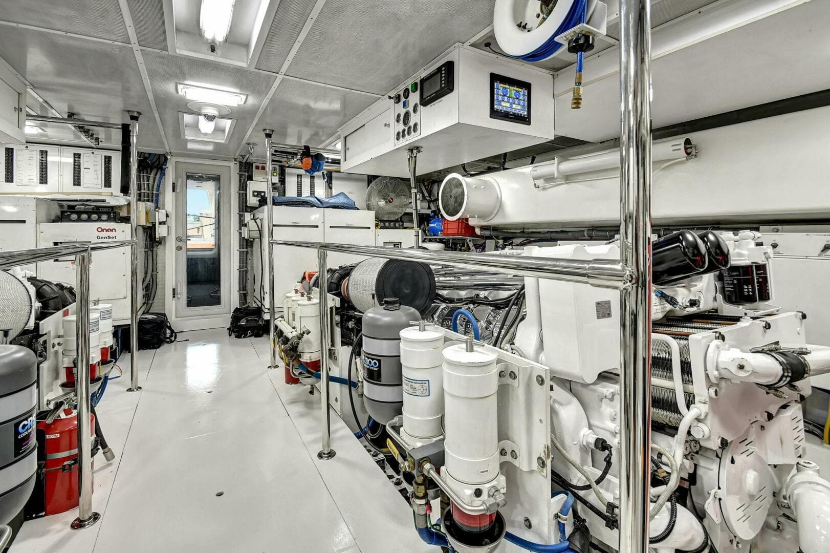 2005 Hatteras — photo 53