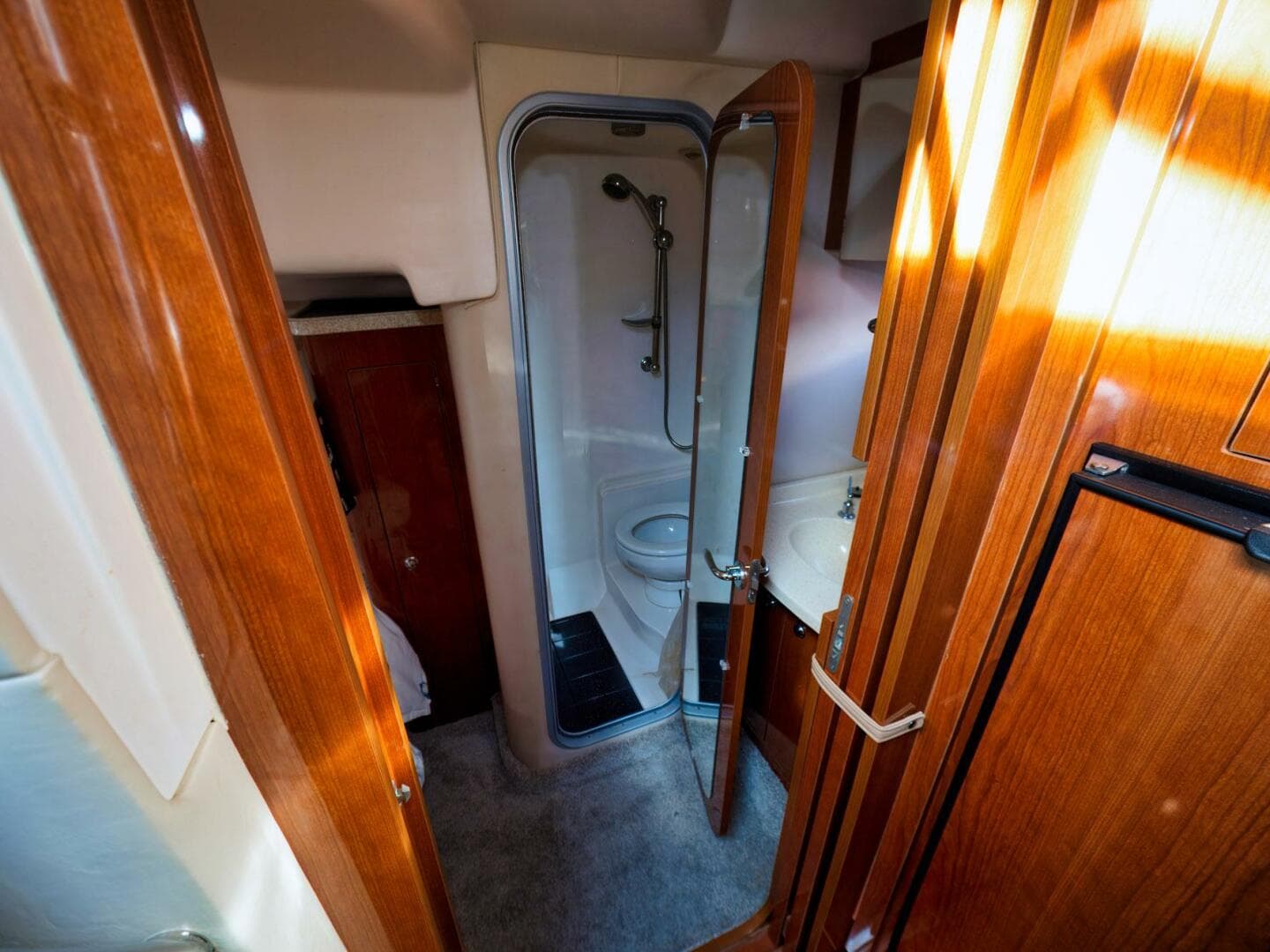 2008 Regal Commodore 4060 — photo 10