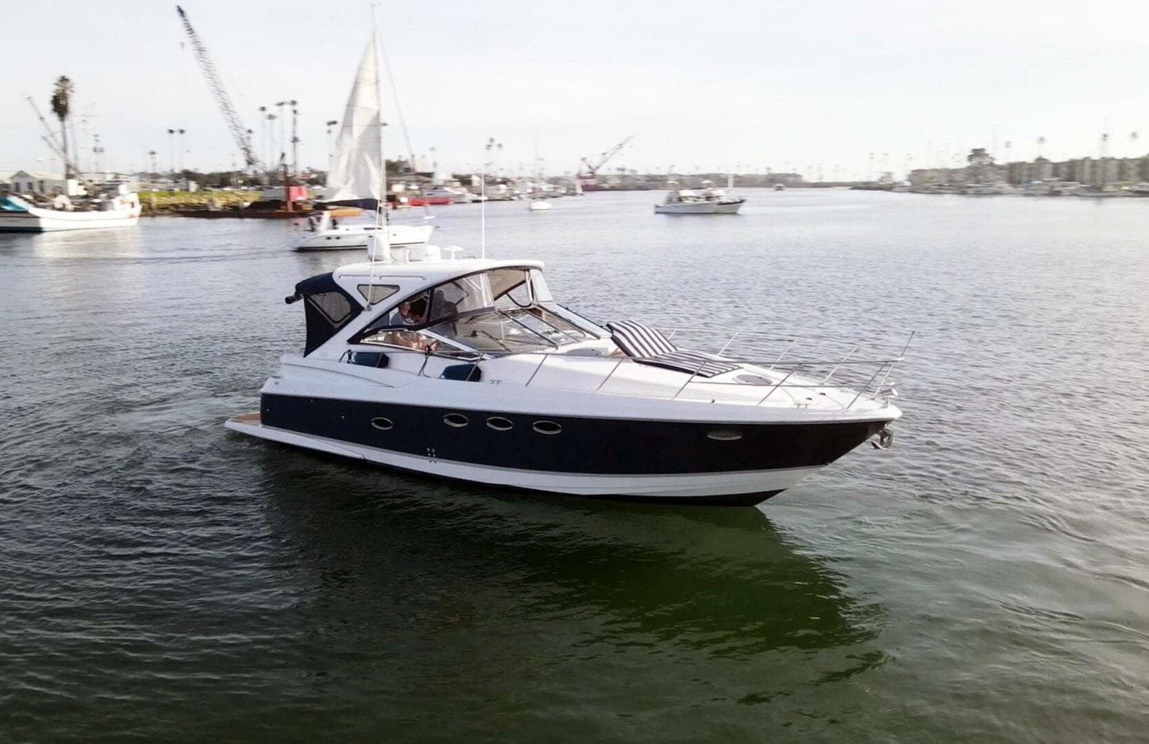 2008 Regal Commodore 4060 — photo 2