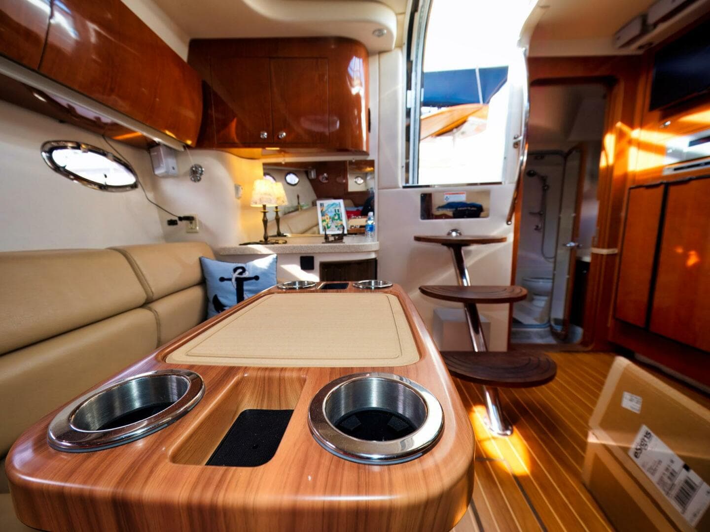 2008 Regal Commodore 4060 — photo 6