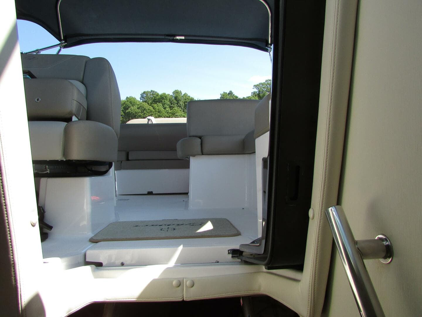 2015 Regal Express — photo 26