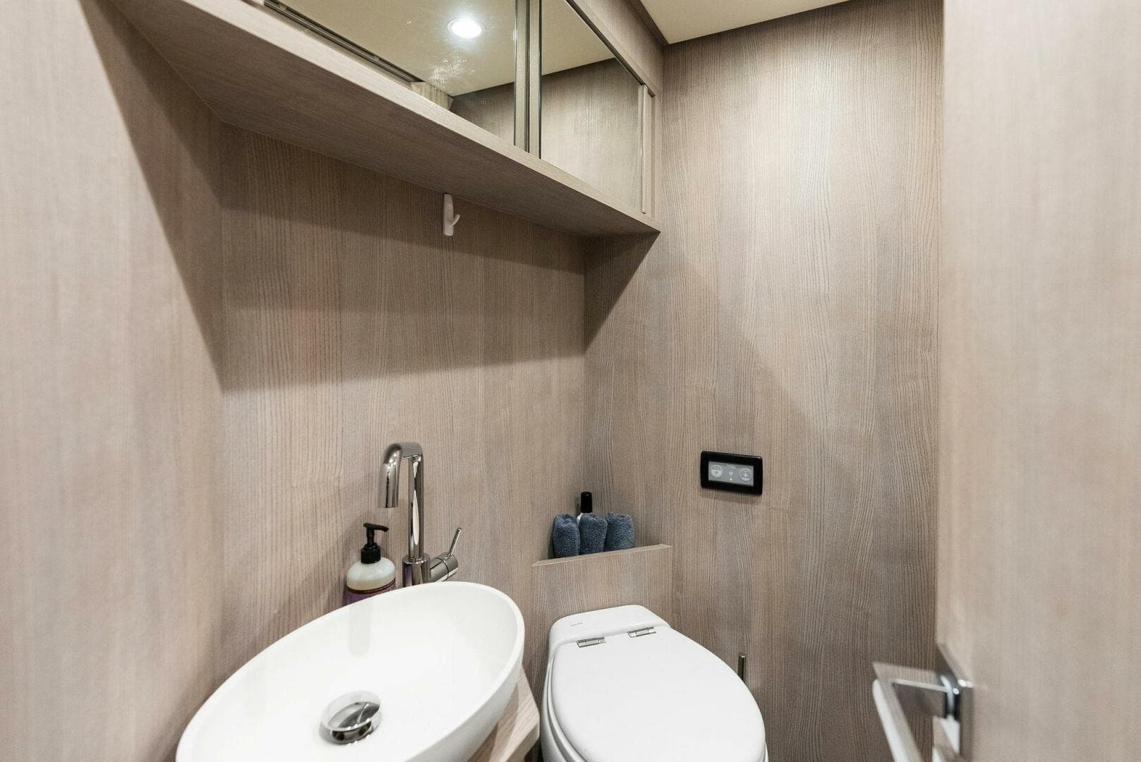 2022 Azimut S8 — photo 46