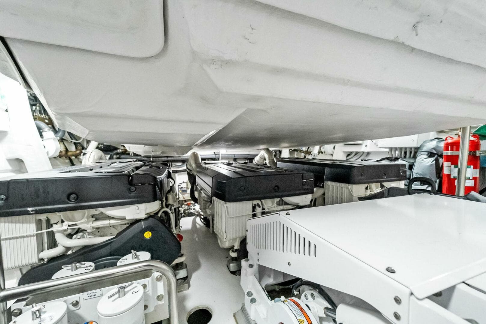 2022 Azimut S8 — photo 53