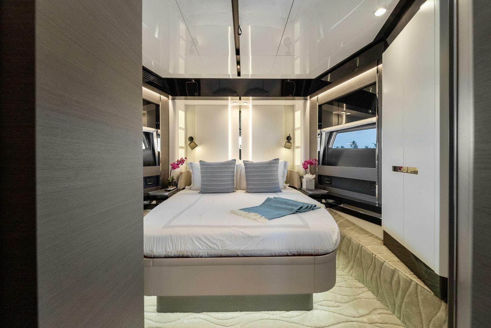 2022 Azimut S8 — photo 41