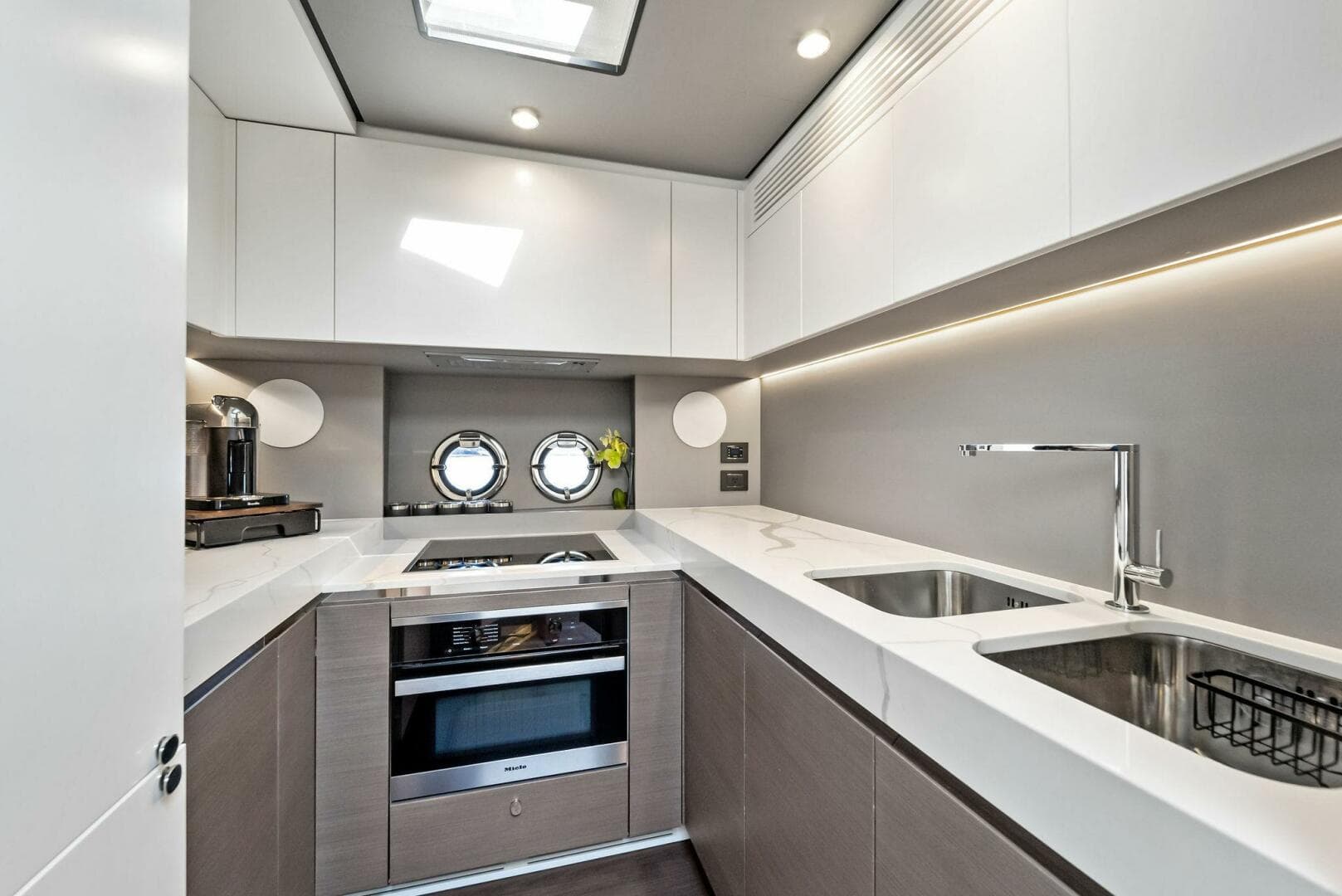 2022 Azimut S8 — photo 27