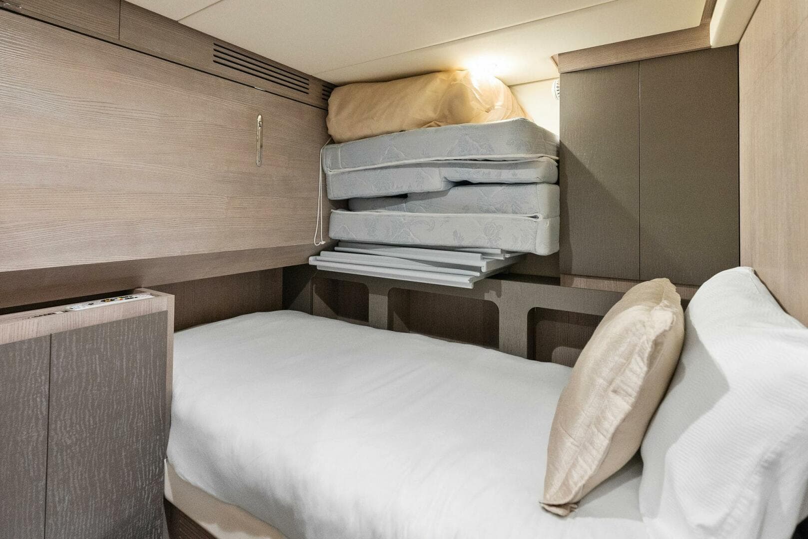 2022 Azimut S8 — photo 47