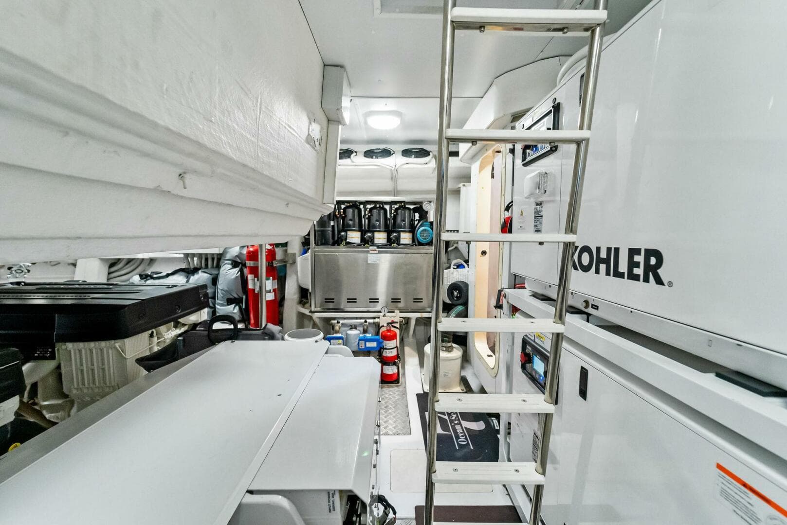 2022 Azimut S8 — photo 54