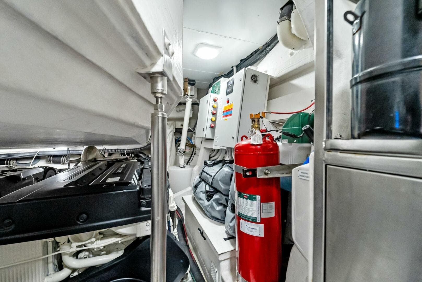 2022 Azimut S8 — photo 50