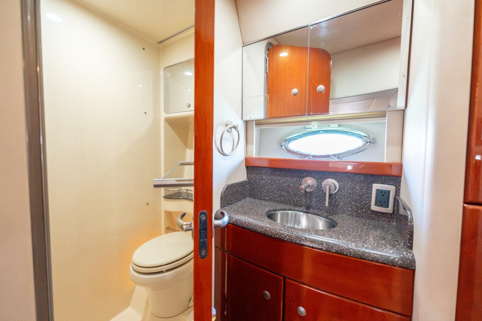 2007 Formula 45 Yacht — photo 98