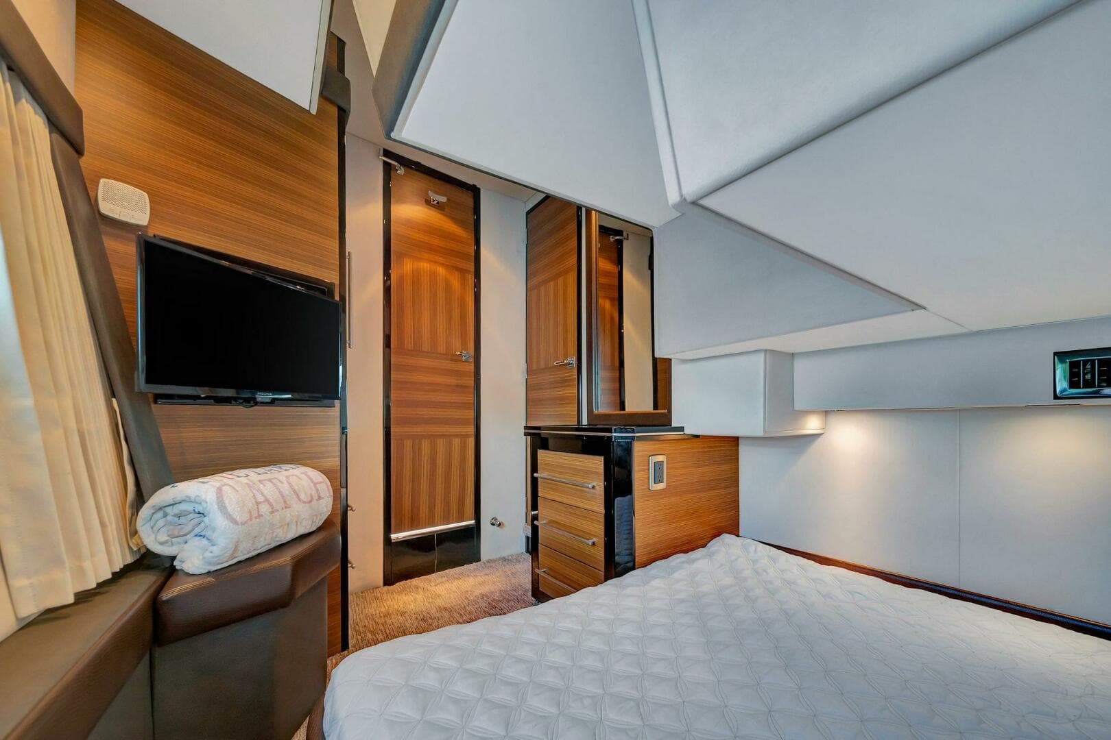 2011 Marquis — photo 49