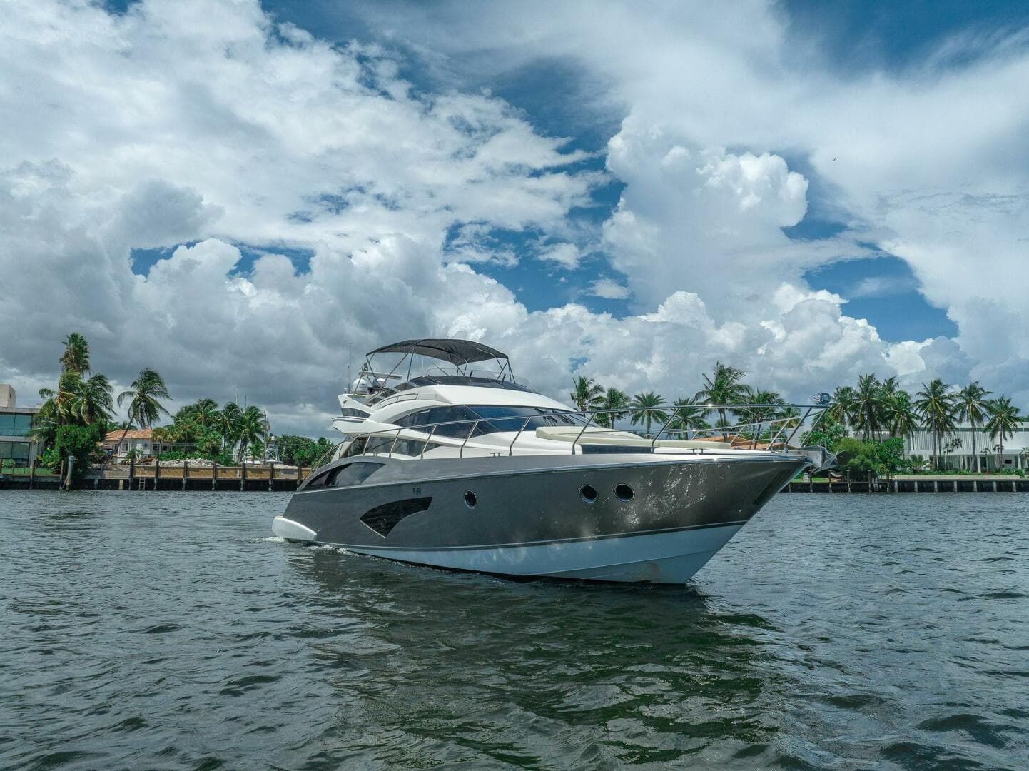 2011 Marquis — photo 3