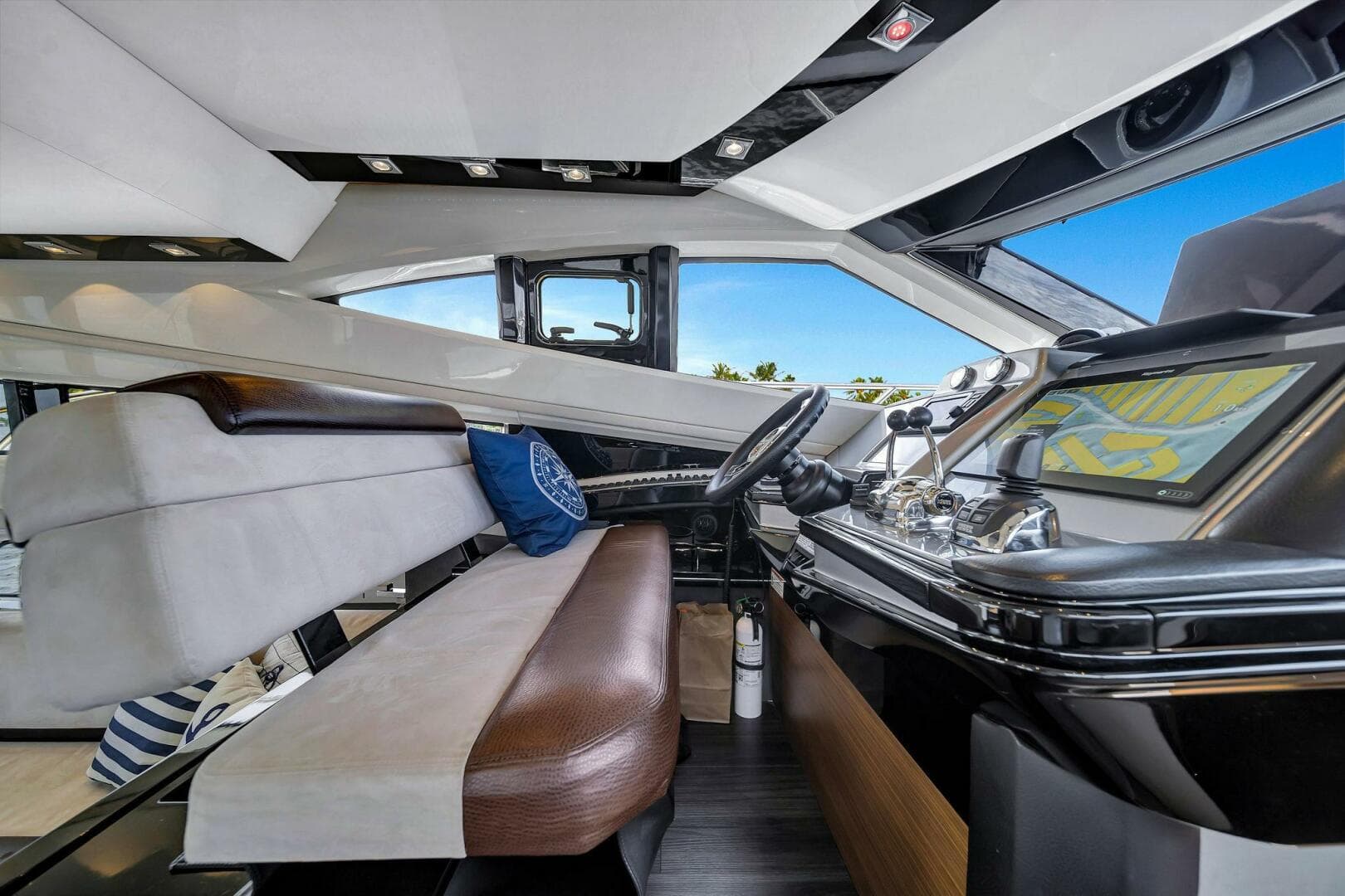 2011 Marquis — photo 39