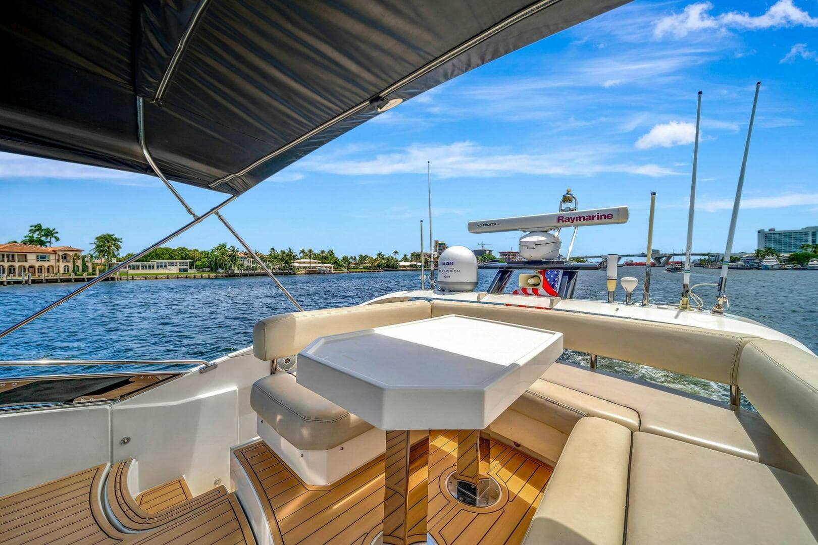 2011 Marquis — photo 21