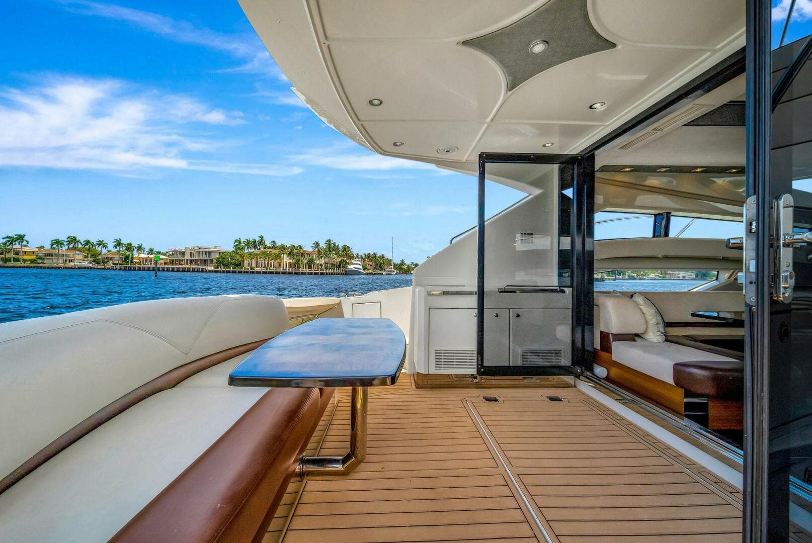 2011 Marquis — photo 27