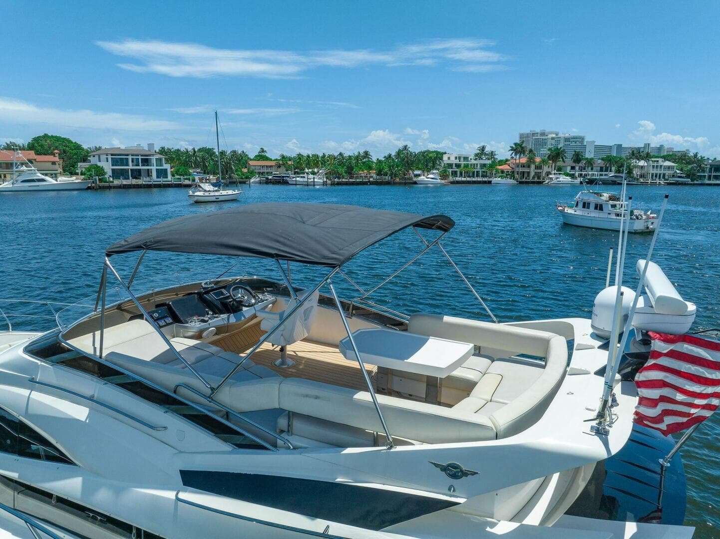 2011 Marquis — photo 4