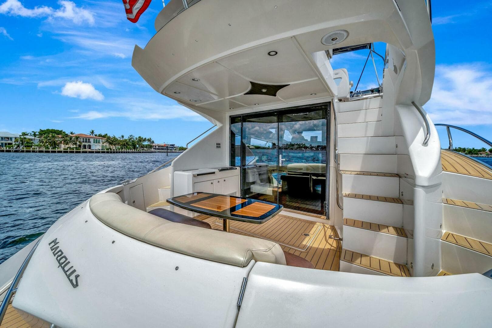 2011 Marquis — photo 25