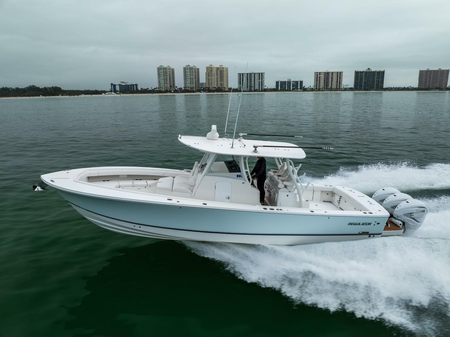 2023 Regulator 37 — photo 10