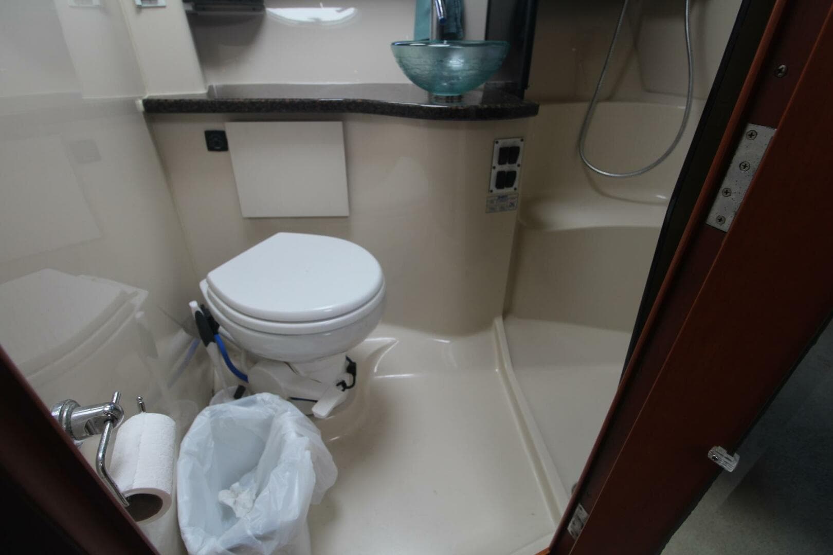 2006 Four Winns 378 Vista — photo 34