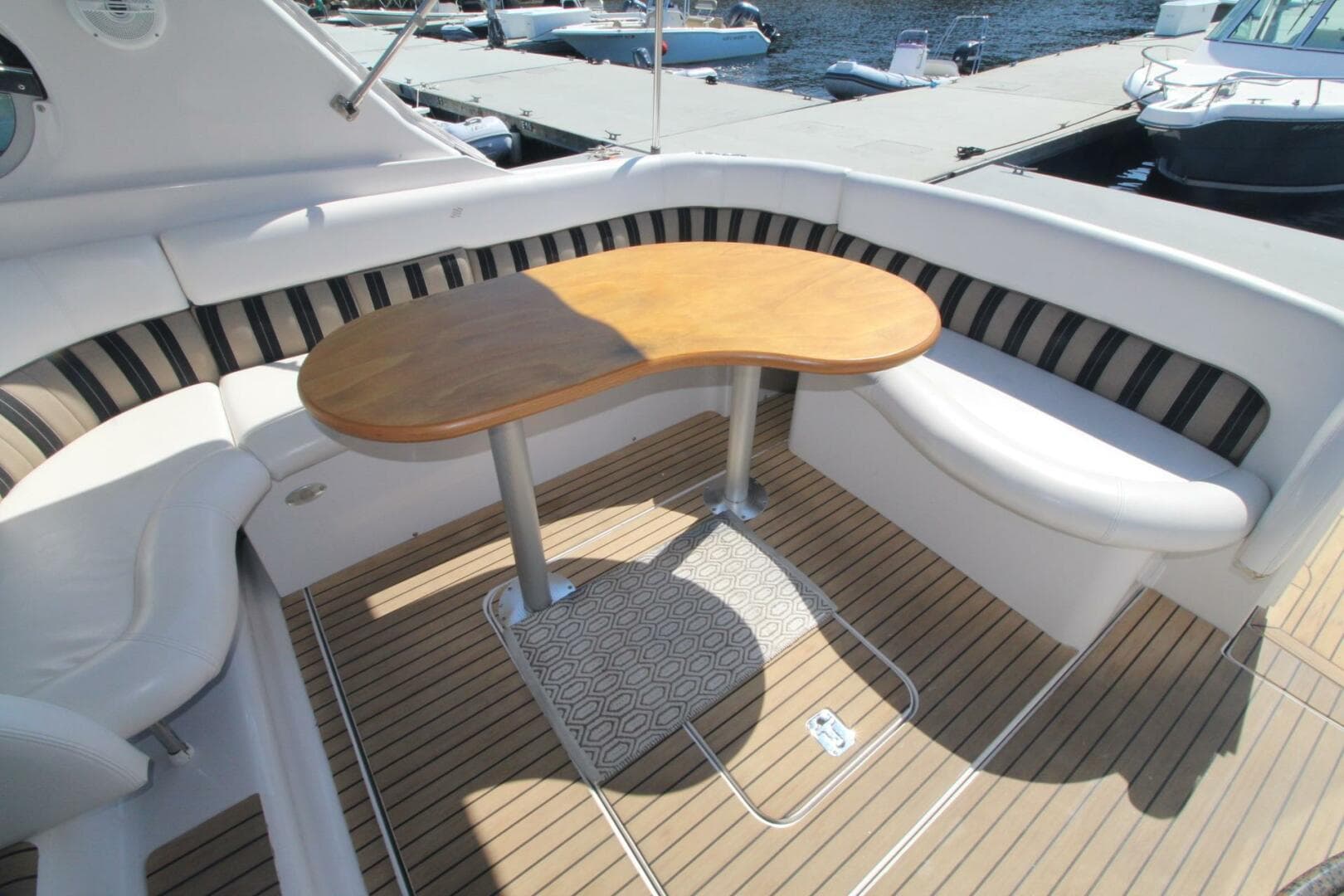 2006 Four Winns 378 Vista — photo 11