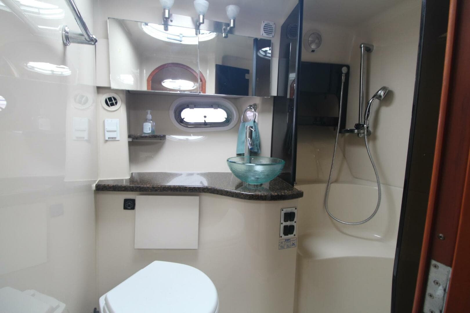 2006 Four Winns 378 Vista — photo 33