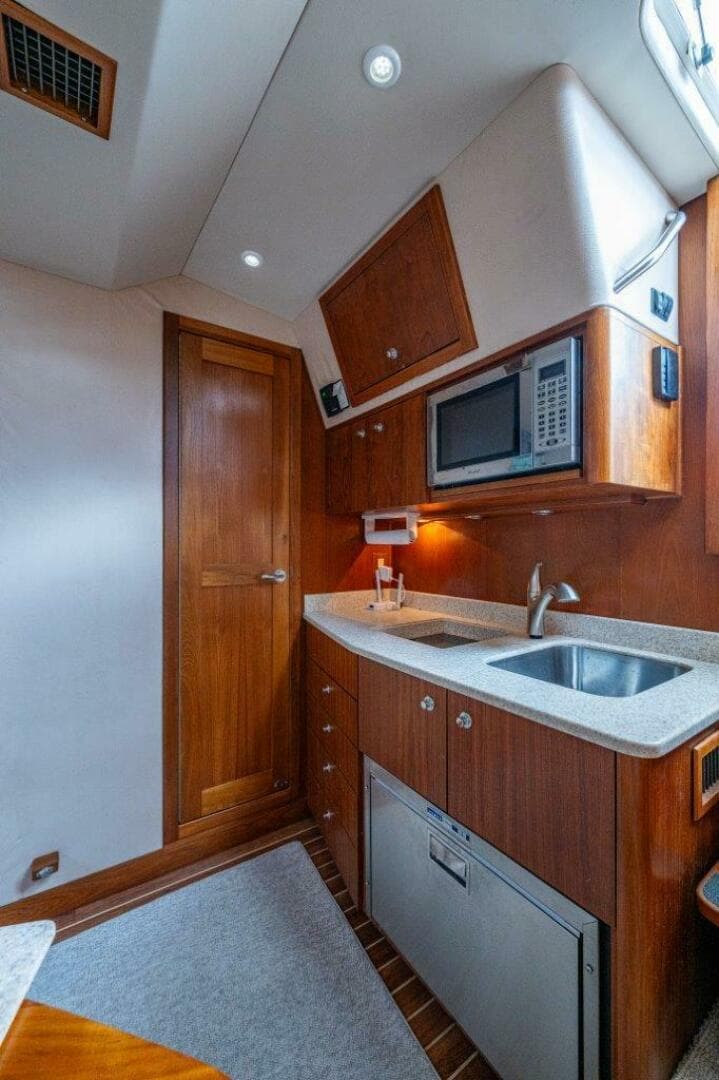 2007 Albemarle 36 Express — photo 19