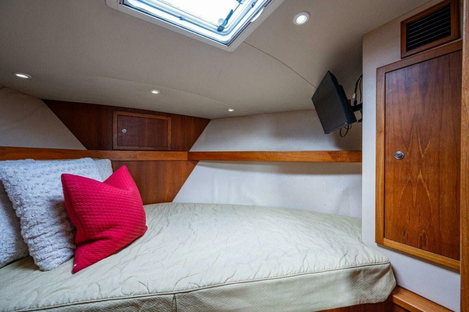 2007 Albemarle 36 Express — photo 20