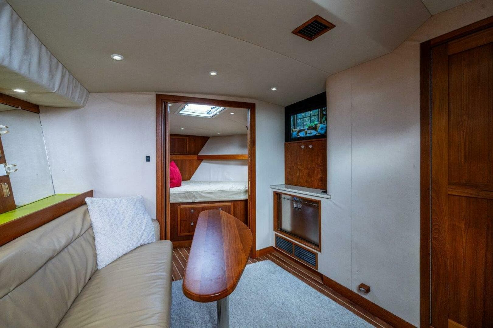 2007 Albemarle 36 Express — photo 17