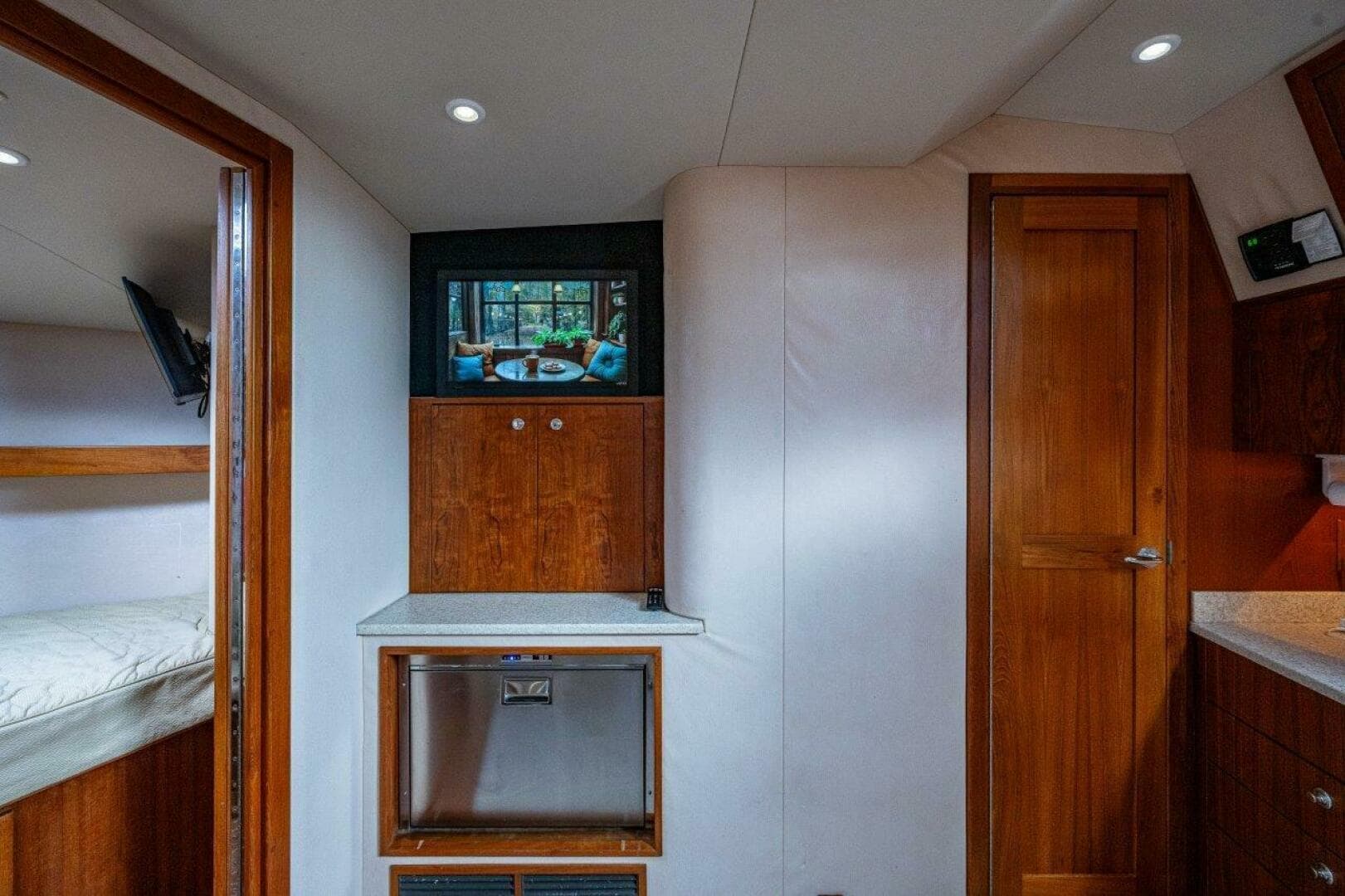 2007 Albemarle 36 Express — photo 18