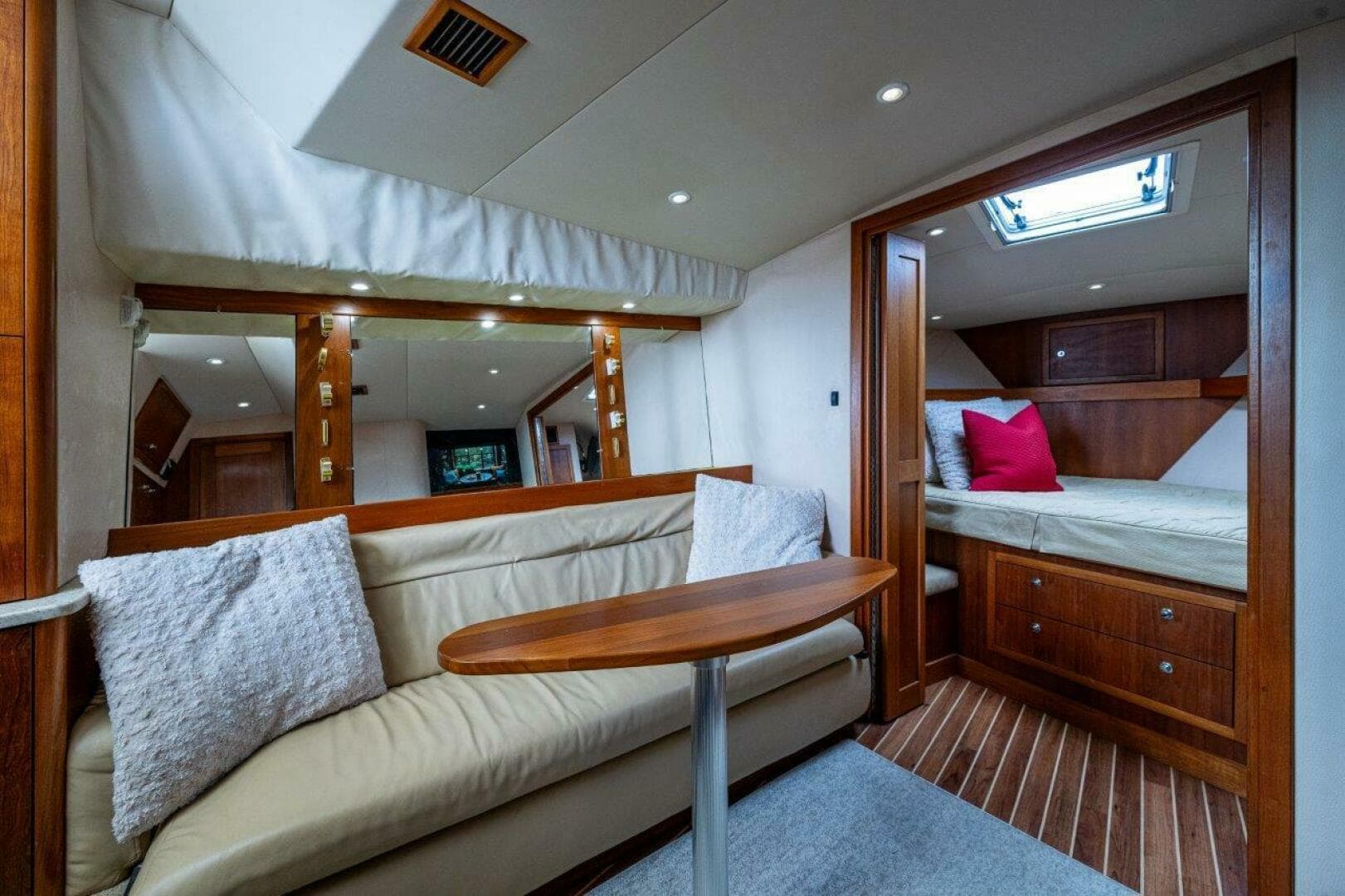 2007 Albemarle 36 Express — photo 16